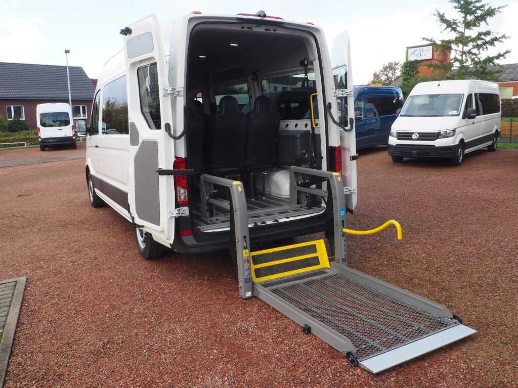 Volkswagen Crafter 35 MR HD Smartfloor 4xRollstuhl Hecklift