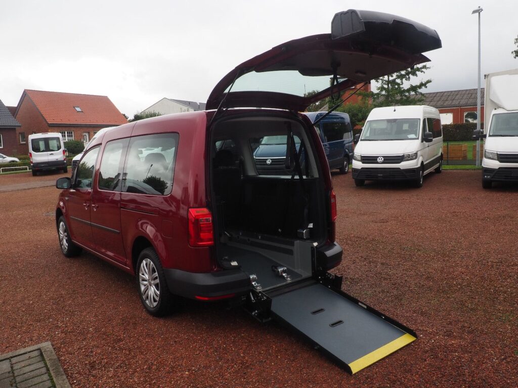 Volkswagen Caddy Maxi Rollstuhlgerecht Rampe Kamera