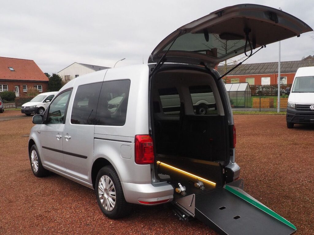 Volkswagen Caddy Navi Klima behindertengerecht Rampe