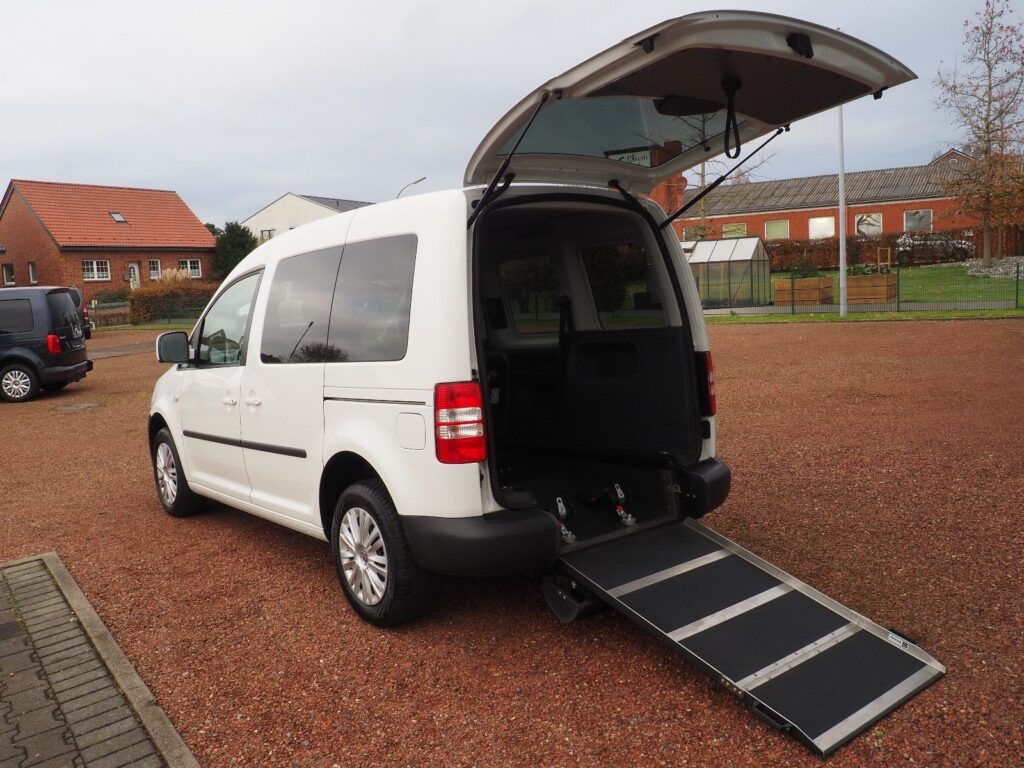 Volkswagen Caddy DSG Standheizung Rollstuhlgerecht Rampe
