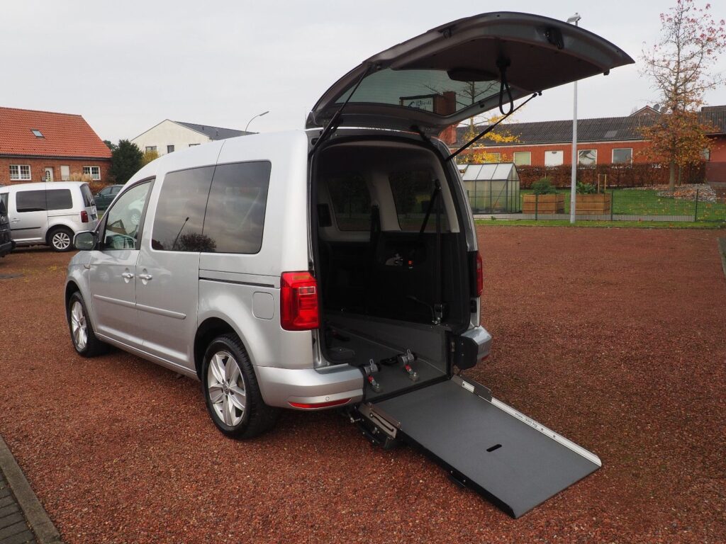 Volkswagen Caddy DSG Rollstuhlrampe + Einzugswinde + Navi